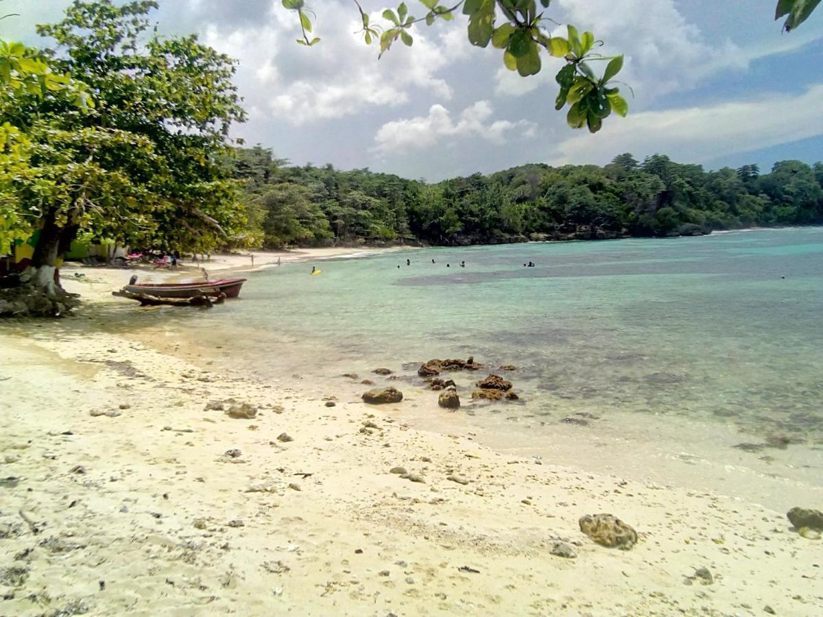 Porty Hostel Port Antonio Exterior photo